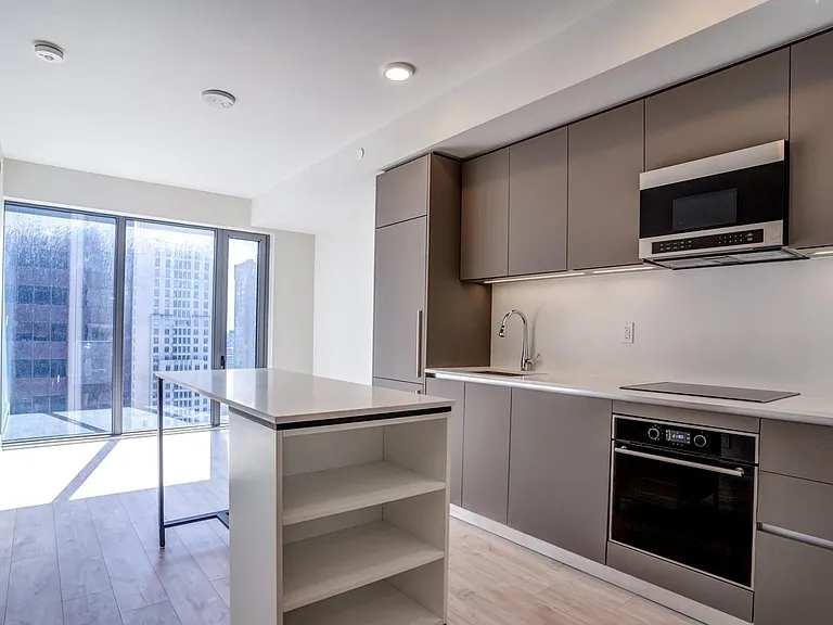 8 Cumberland St #3904 — Photo 1