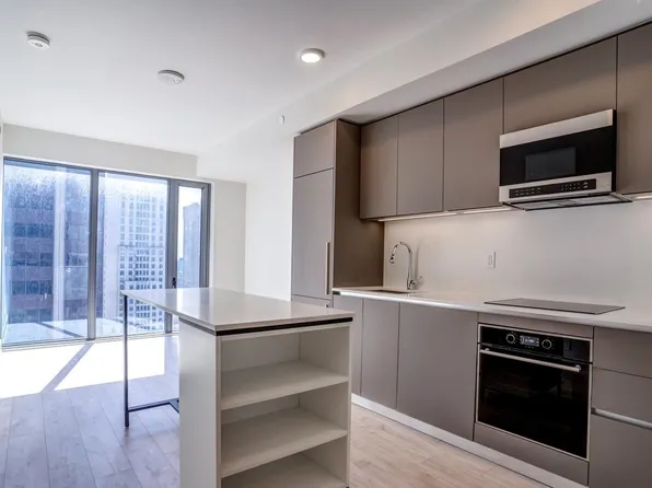 8 Cumberland St #3904, Toronto, ON M4W 1J5