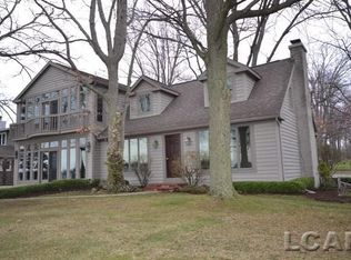 9022 Cherry Point Rd, Manitou Beach, MI 49253