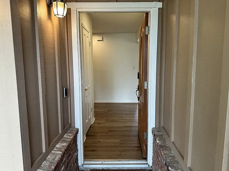 3476 Willow St — Photo 3