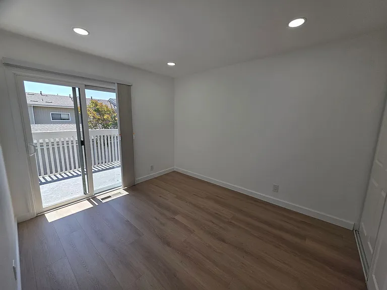 822 Juno Ln — Photo 12