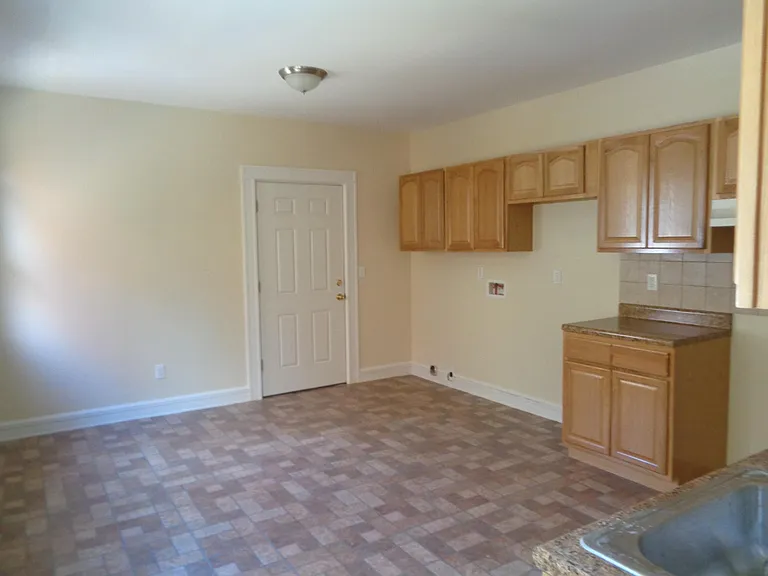 69 Brewster St #3 — Photo 5