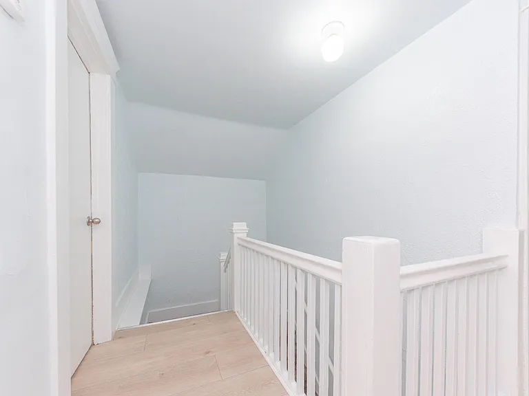 1123 W Huron St — Photo 29