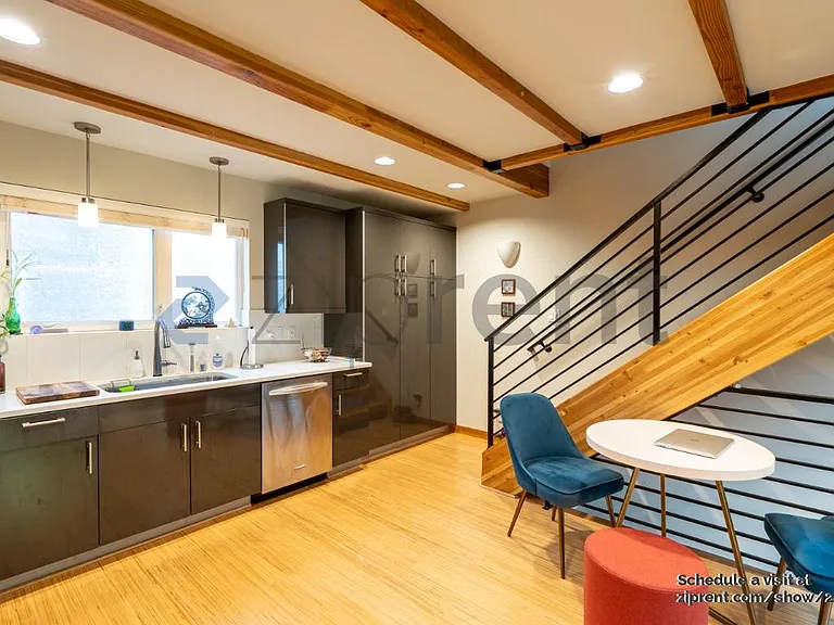 215 24th Ave E #D — Photo 16