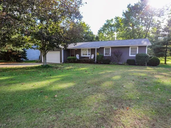 1633 Hawthorn St, Mogadore, OH 44260