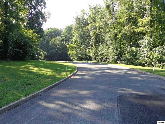 3rd image of 10 Meadowood Rd #10