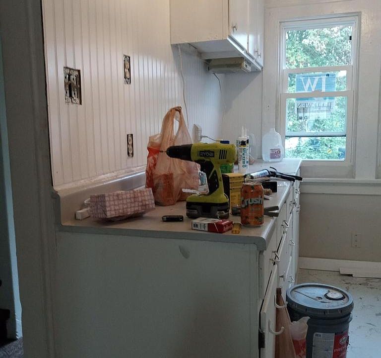 2nd image of 5921 N 37th STREET