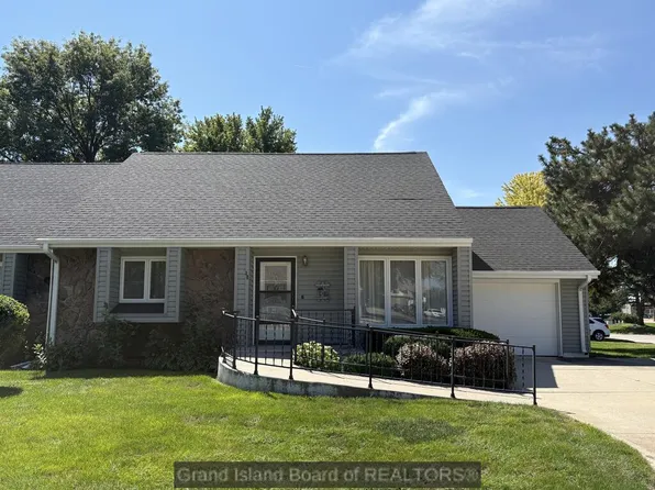 16 Chantilly St, Grand Island, NE 68803
