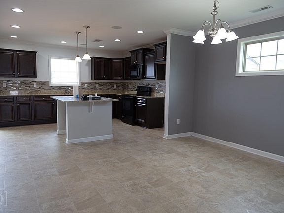 5th image of 261 Allans Mill Dr