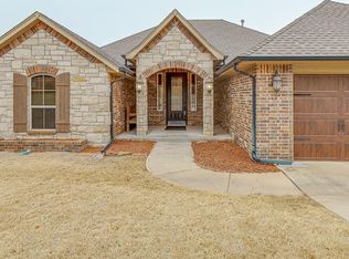 393 Cambridge Rd, Midwest City, OK 73130