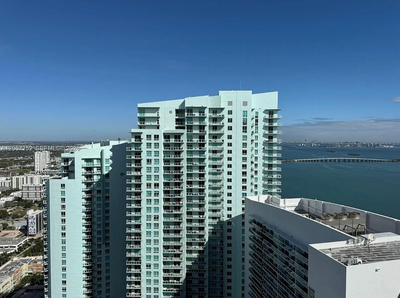 Aria On The Bay Condo — Photo 4