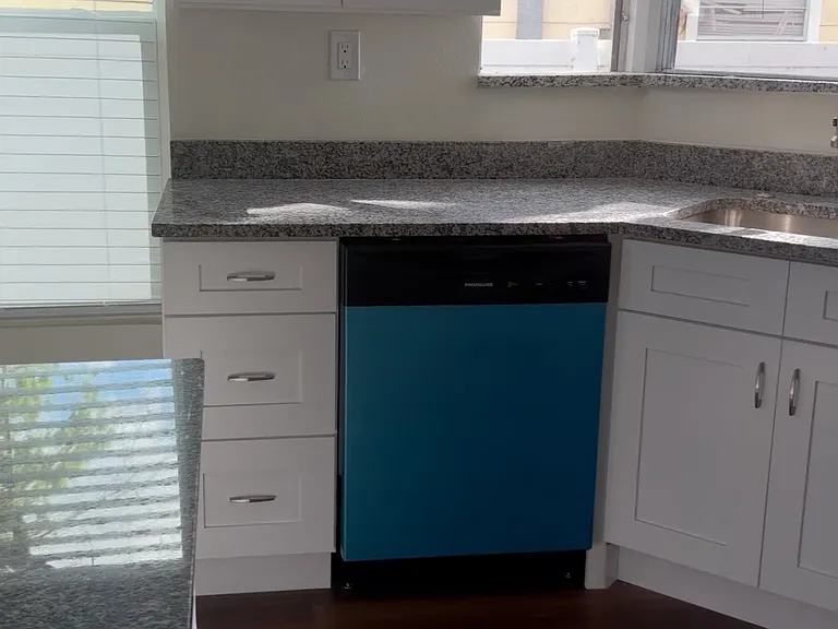 2223 W Harbor Dr S — Photo 16