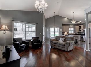 44 Bluegrass Rd, Pataskala, OH 43062