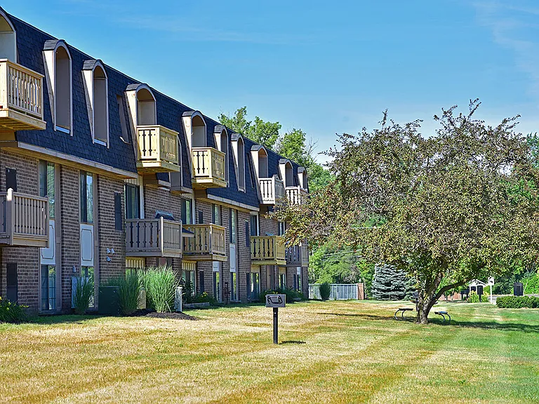 Windsor Place Apartments — Photo 20