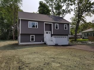 991 School St, Webster, MA 01570