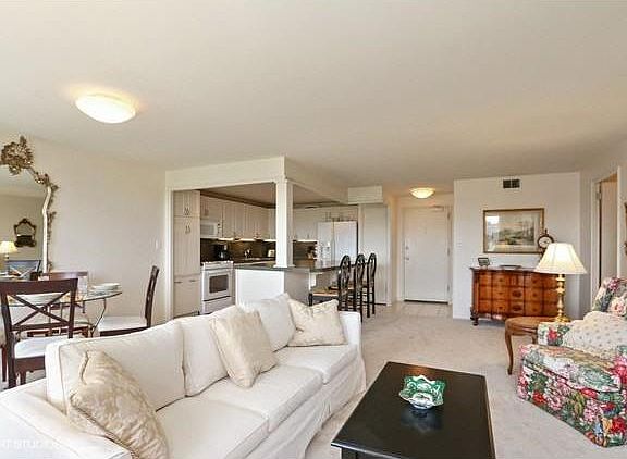 4th image of 221 W 48th St APT 1505