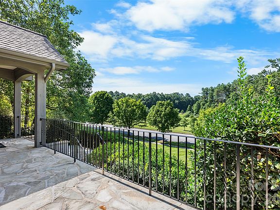 4th image of 38 Jasmine Ln
