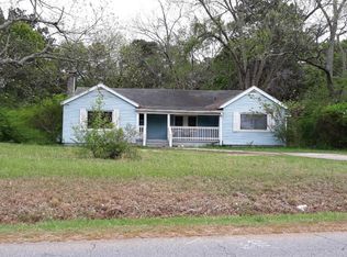 620 E McIntosh Rd, Griffin, GA 30223