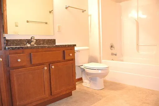2208 33rd St NW — Photo 21