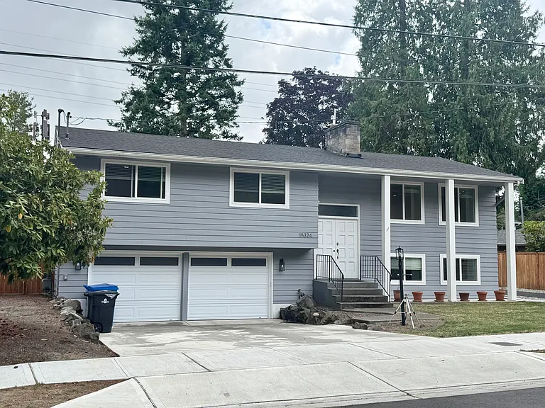 15324 Linden Ave N — Photo 2