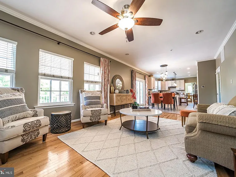 1401 Windjammer Ct — Photo 29