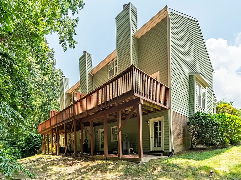 128 Shady Spring Pl — Photo 25
