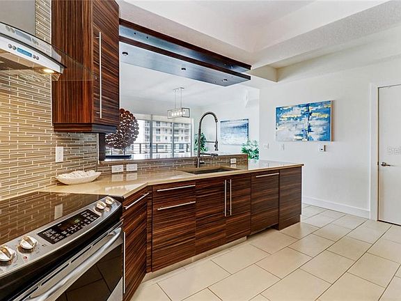 4th image of 449 S 12th St Unit 1001