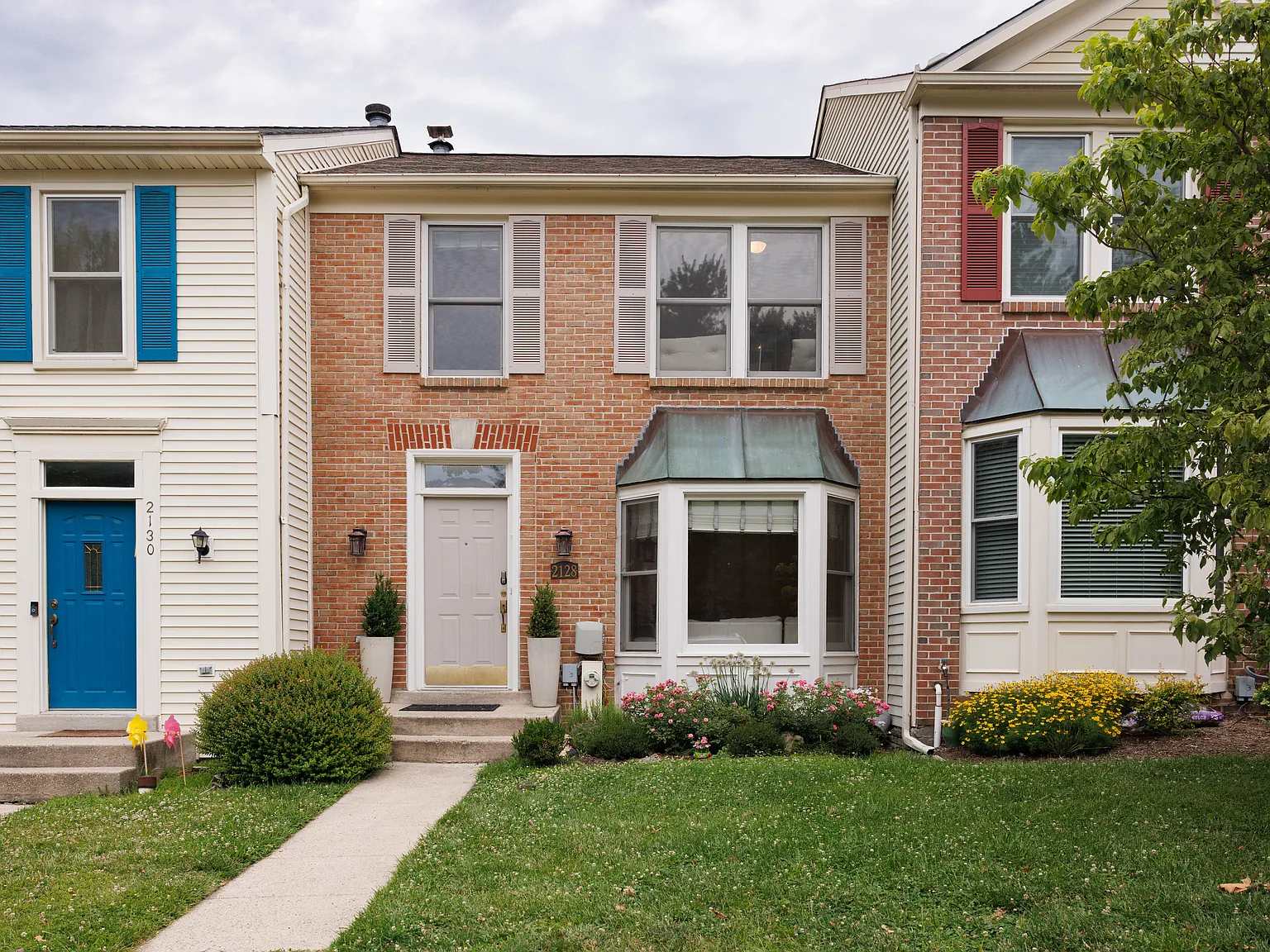 3 bed, 3.5 bath, 1812 sqft, $3,000 — Photo 2