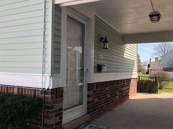 3rd image of 42178 Gladwin Dr #281