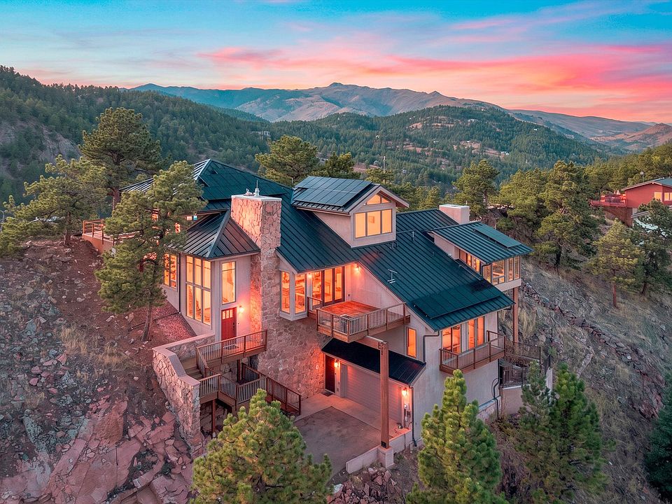 Yes this beautiful home is built on top of the mountain.