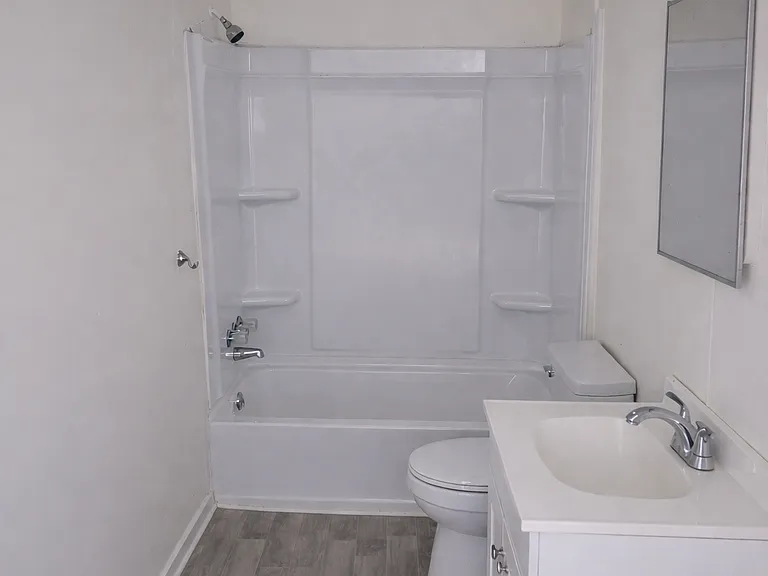 510 Thompson St — Photo 3