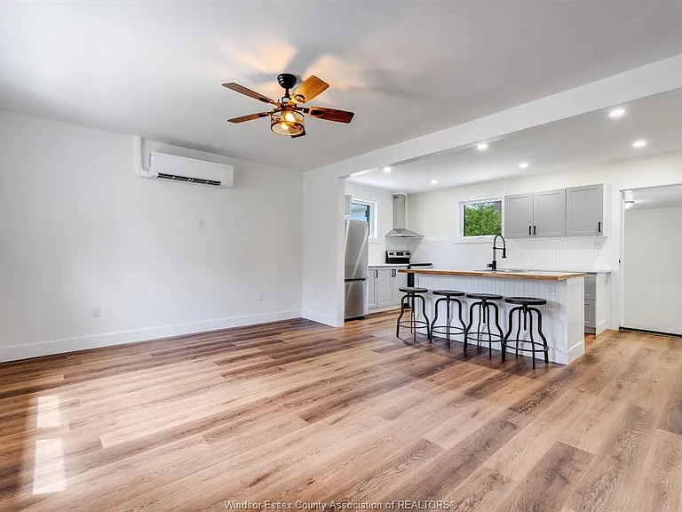 48 McLean St — Photo 3