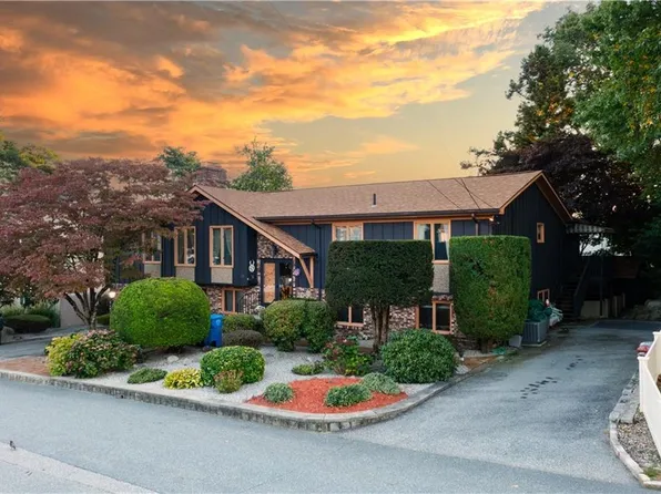 15 Bank St, Cranston, RI 02920