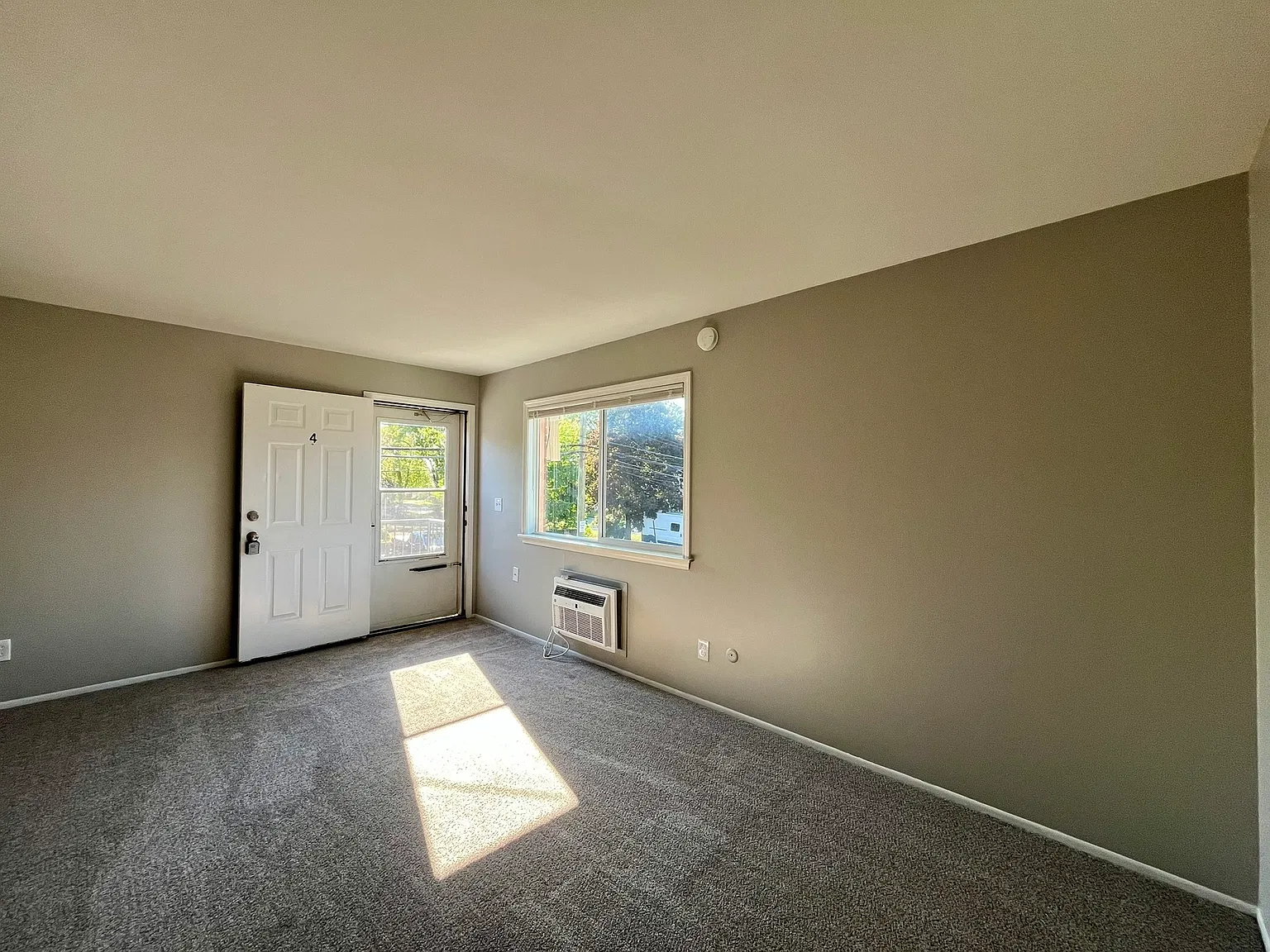 4431 Oakwood Blvd — Photo 4