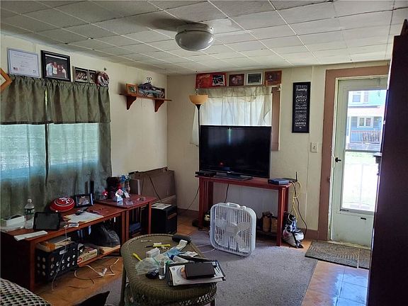 2nd image of 102 Clarendon St