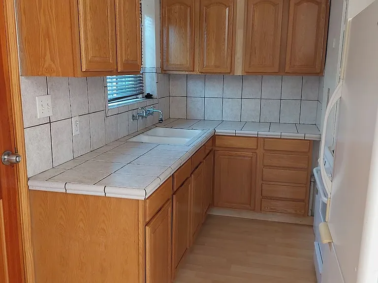 2584 S Sepulveda Blvd — Photo 3