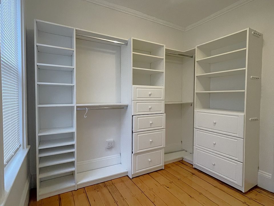 Bedroom1 Closet