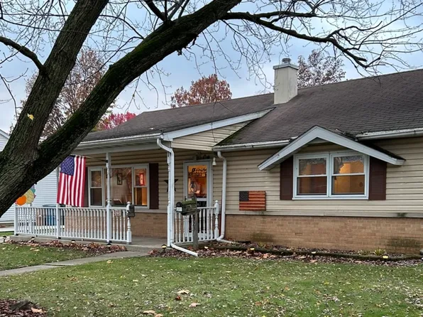 323 Robinson Dr, Morris, IL 60450