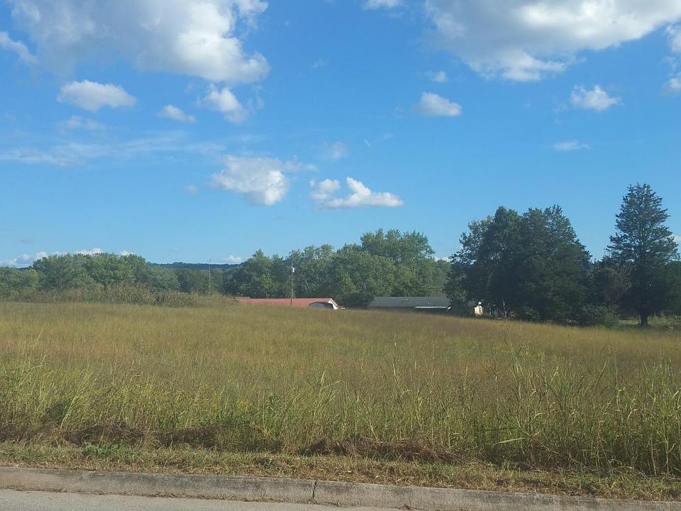 2nd image of Fincastle Dr