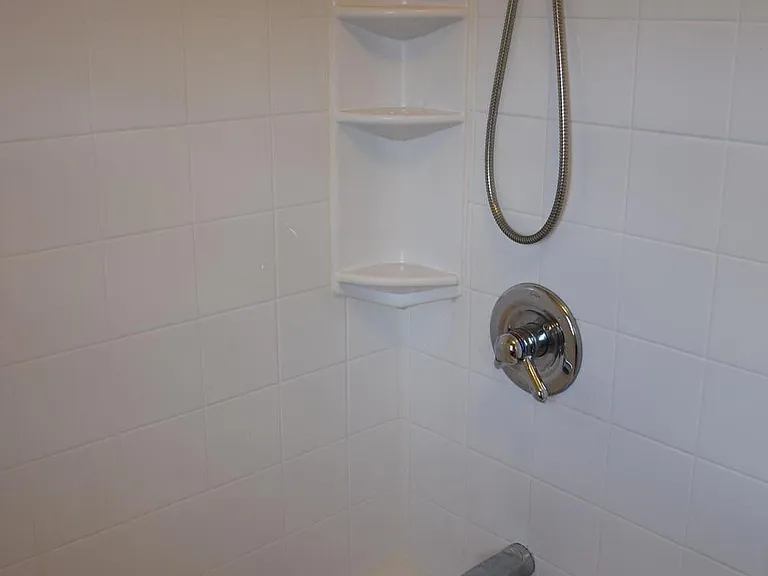 2057 38th St SE #301 — Photo 27
