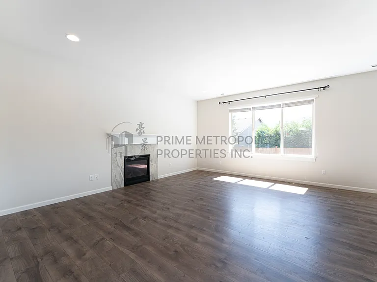 9648 15th St SE — Photo 3
