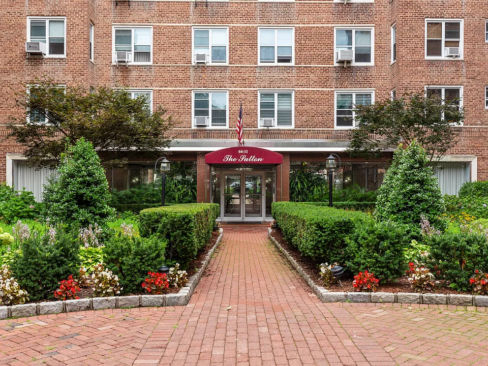 64-11 99th St #502