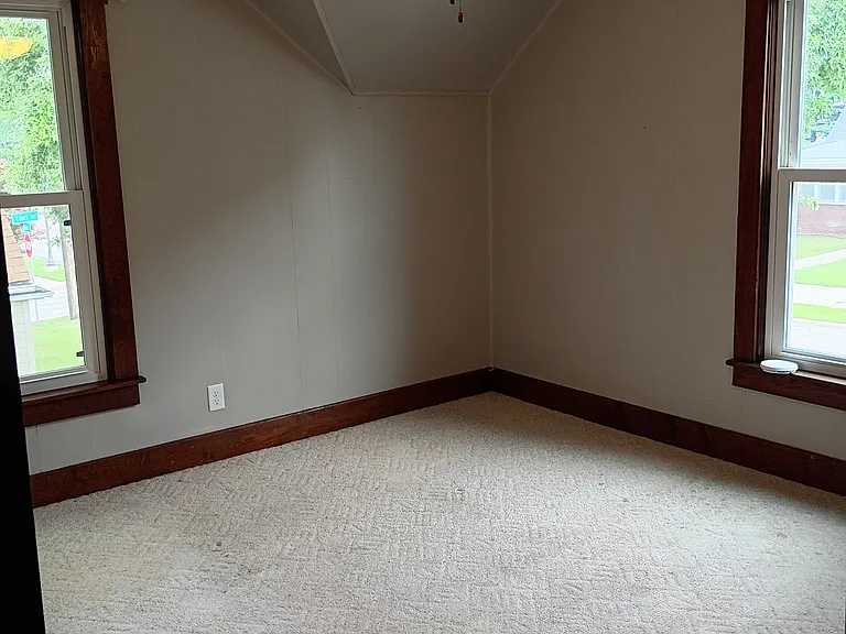 1219 E Market St — Photo 19