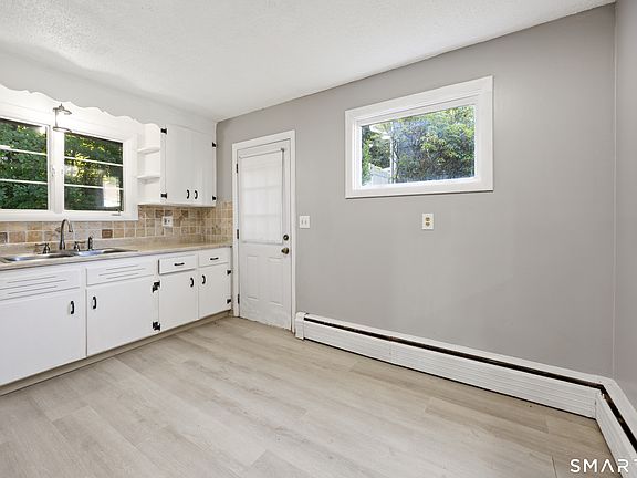 4th image of 96 Oldham Avenue