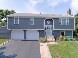 10 Stephen Dr, Bristol, RI 02809