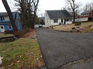 209 Gates Ave, Gillette, NJ 07933