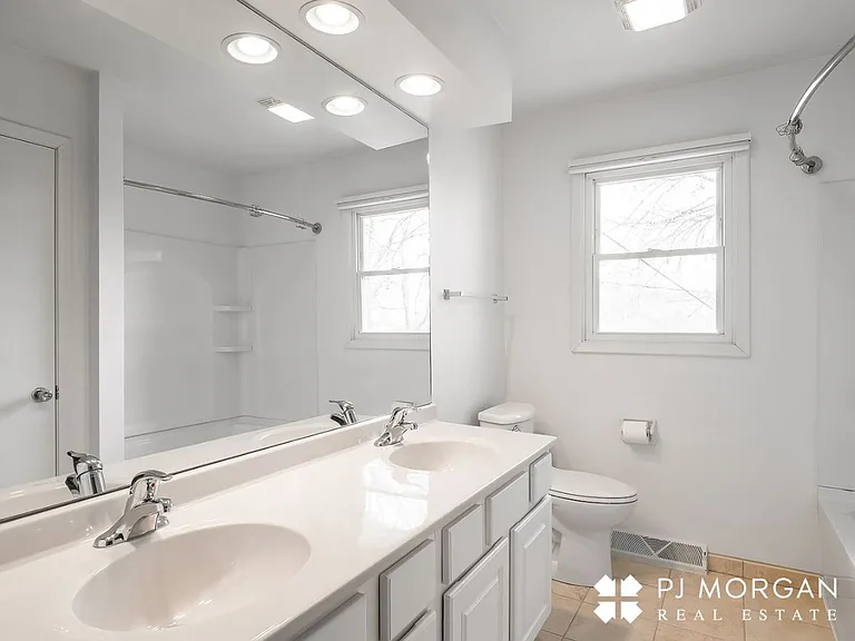 1312 S 118th St — Photo 5
