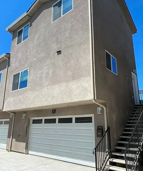 4853 Grace Ave — Photo 2