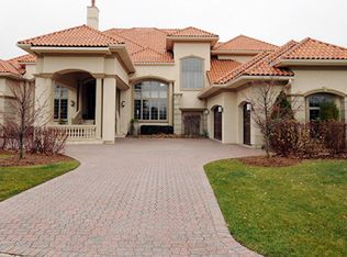 10 Ruffled Feathers Dr, Lemont, IL 60439