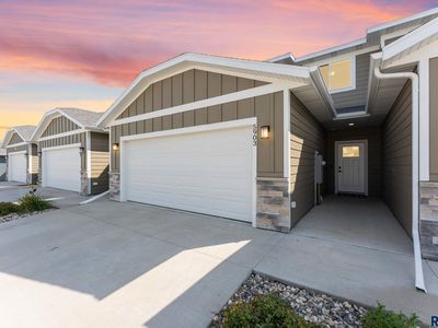 5903 S Whisper Creek Pl, Sioux Falls, SD, 57108